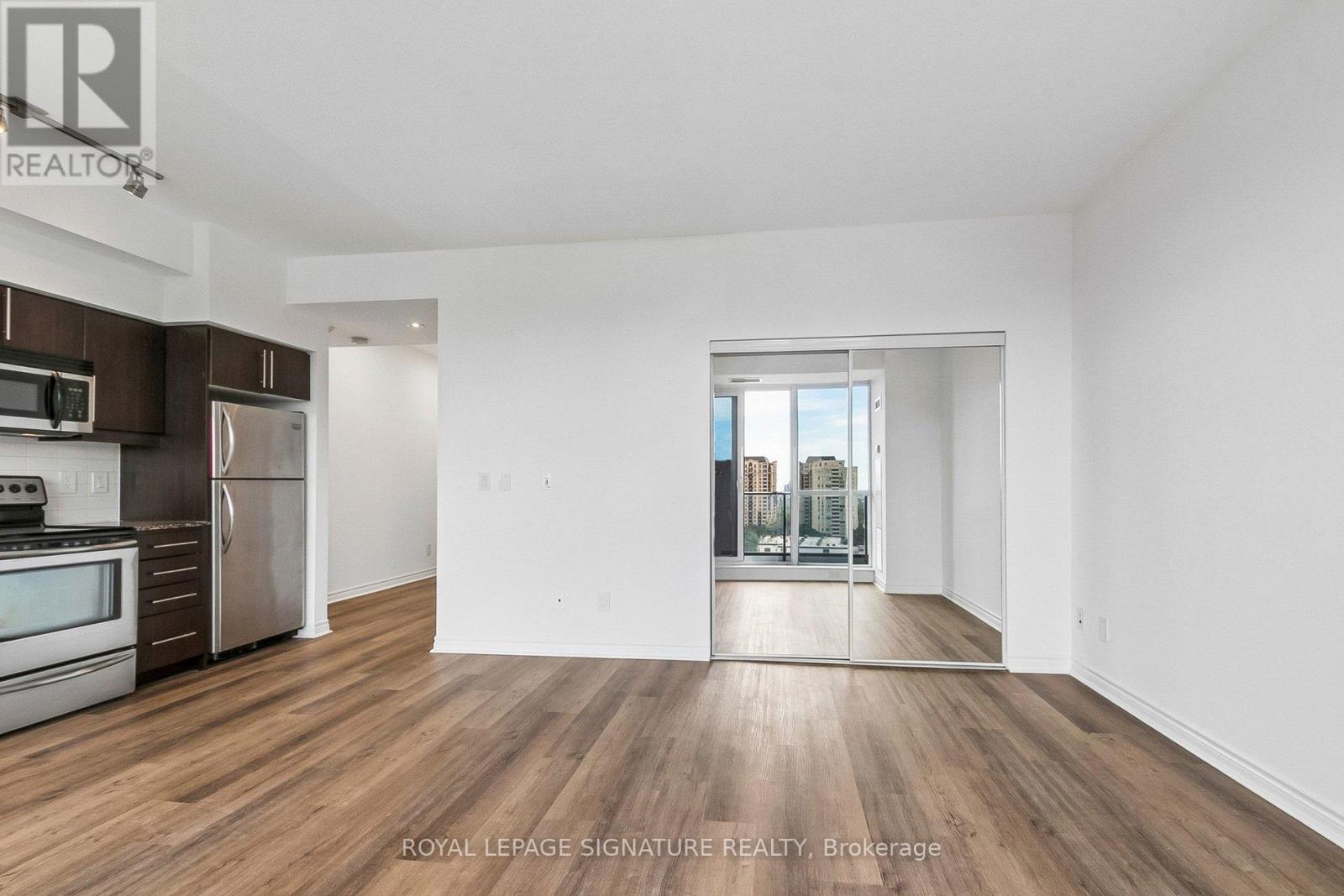 #923 2885 BAYVIEW AVENUE - 13