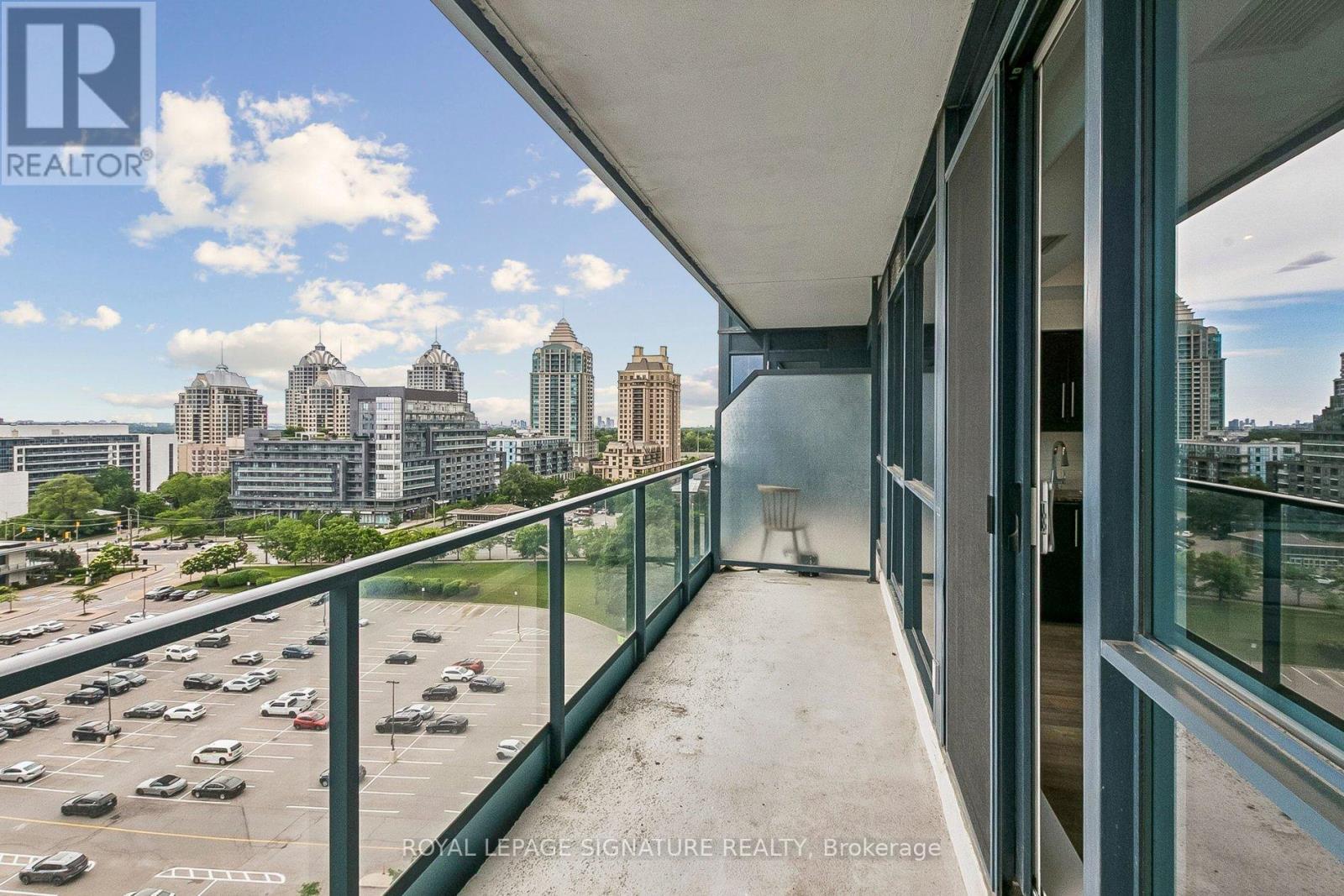 #923 2885 BAYVIEW AVENUE - 16