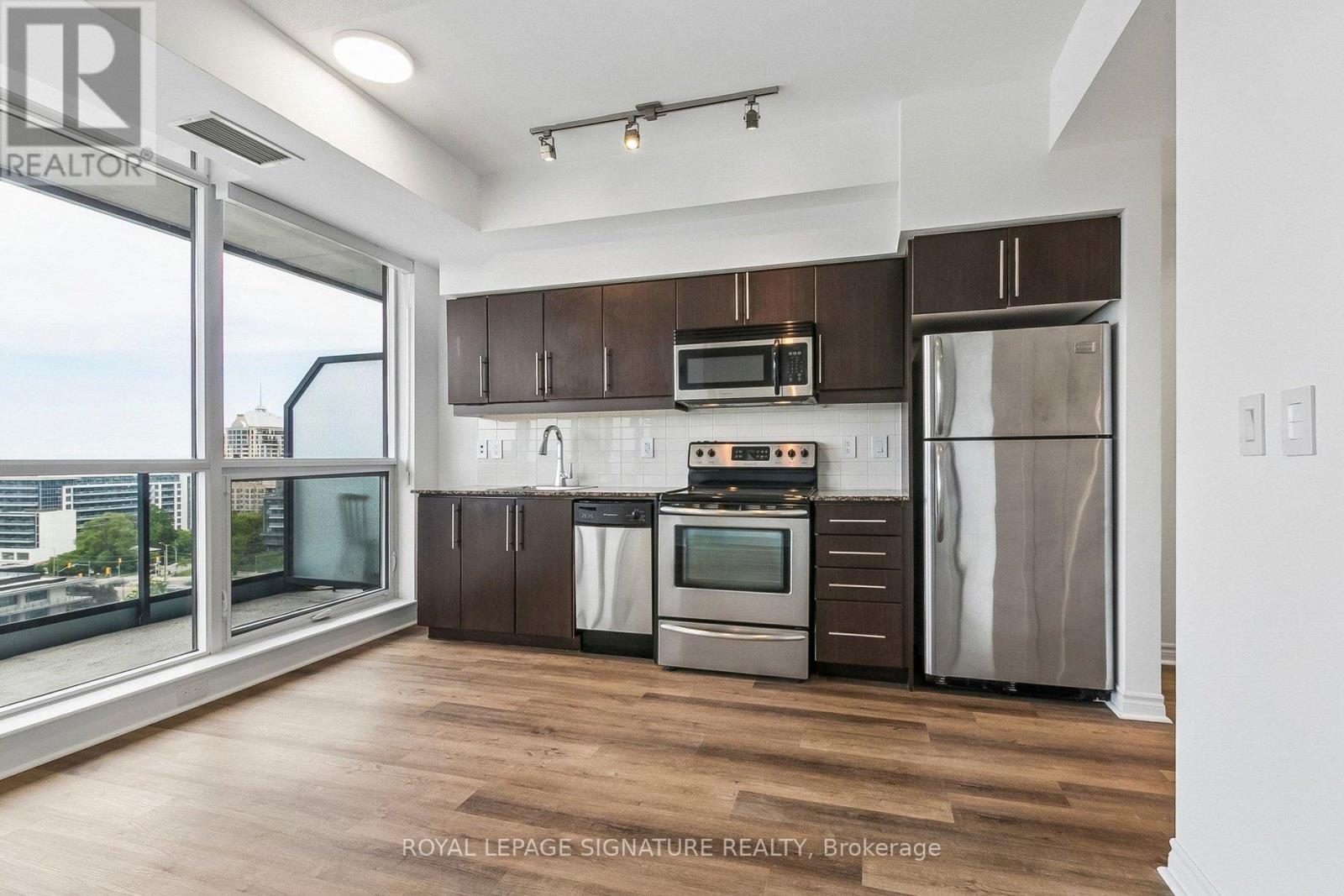 #923 2885 BAYVIEW AVENUE - 3