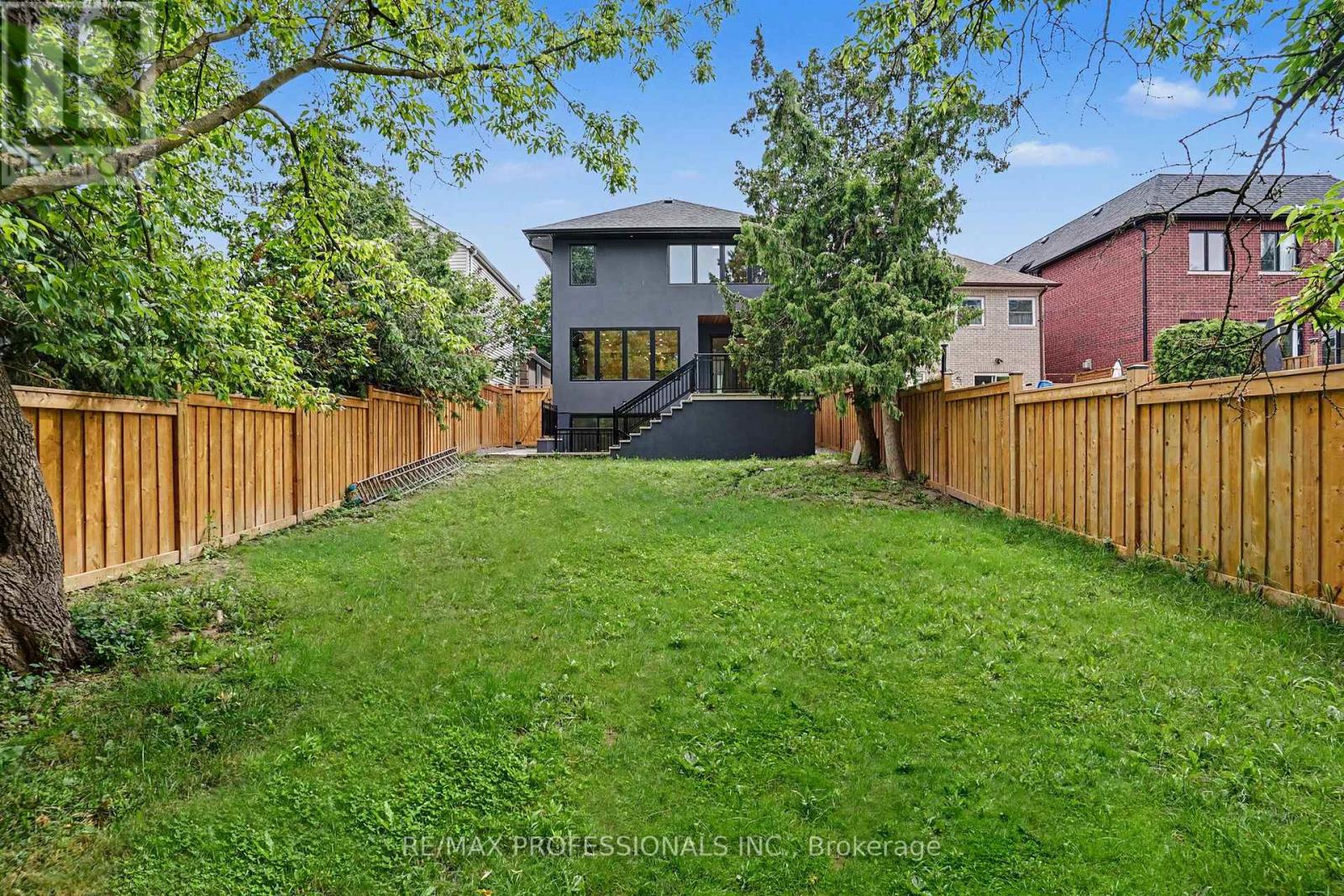 14 KENTROYAL DRIVE - 40
