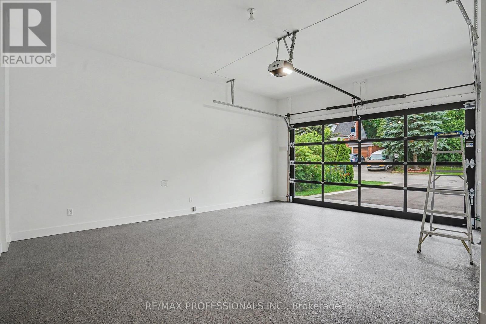 14 KENTROYAL DRIVE - 37