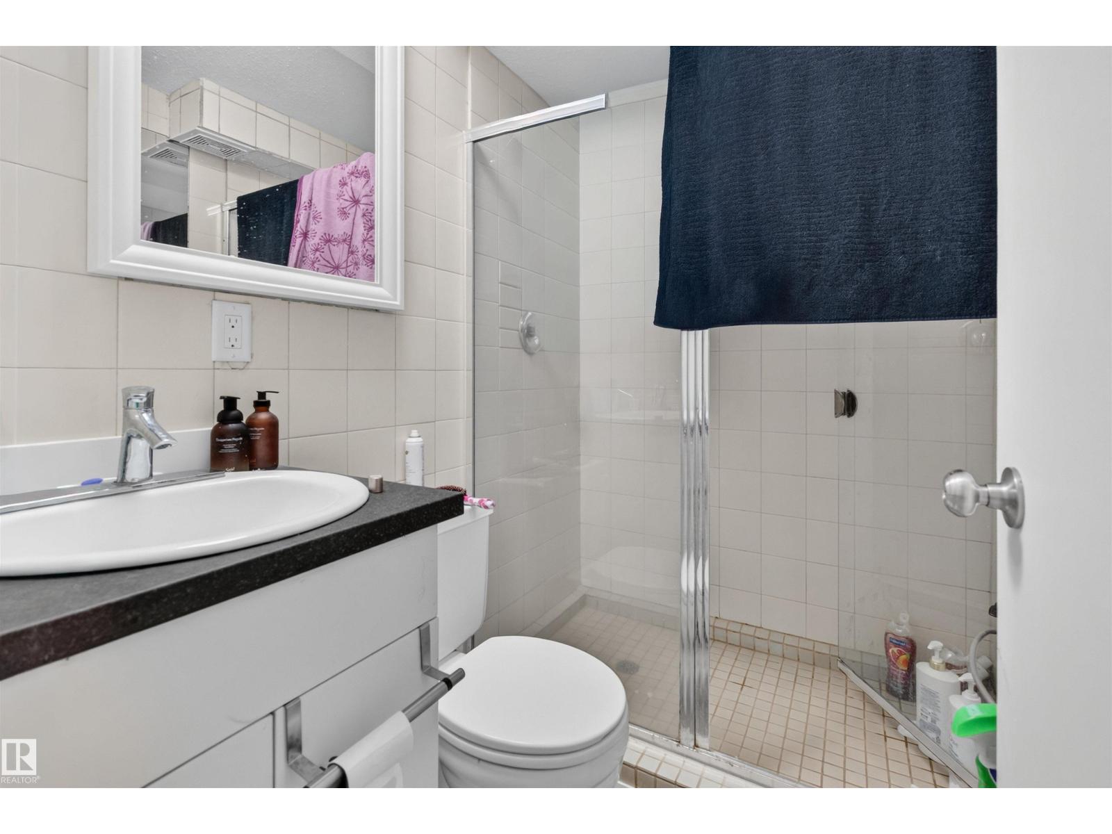 9741 72 AV NW — photo 15