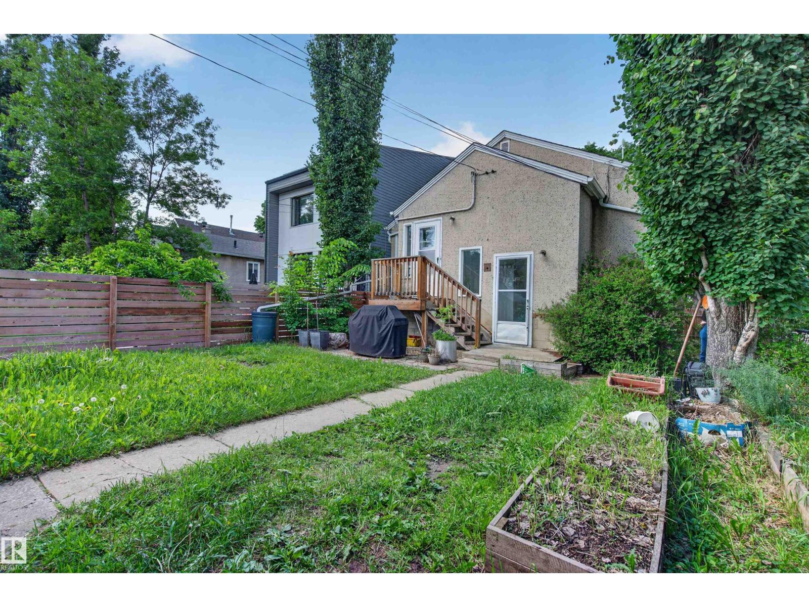 9741 72 AV NW — photo 16