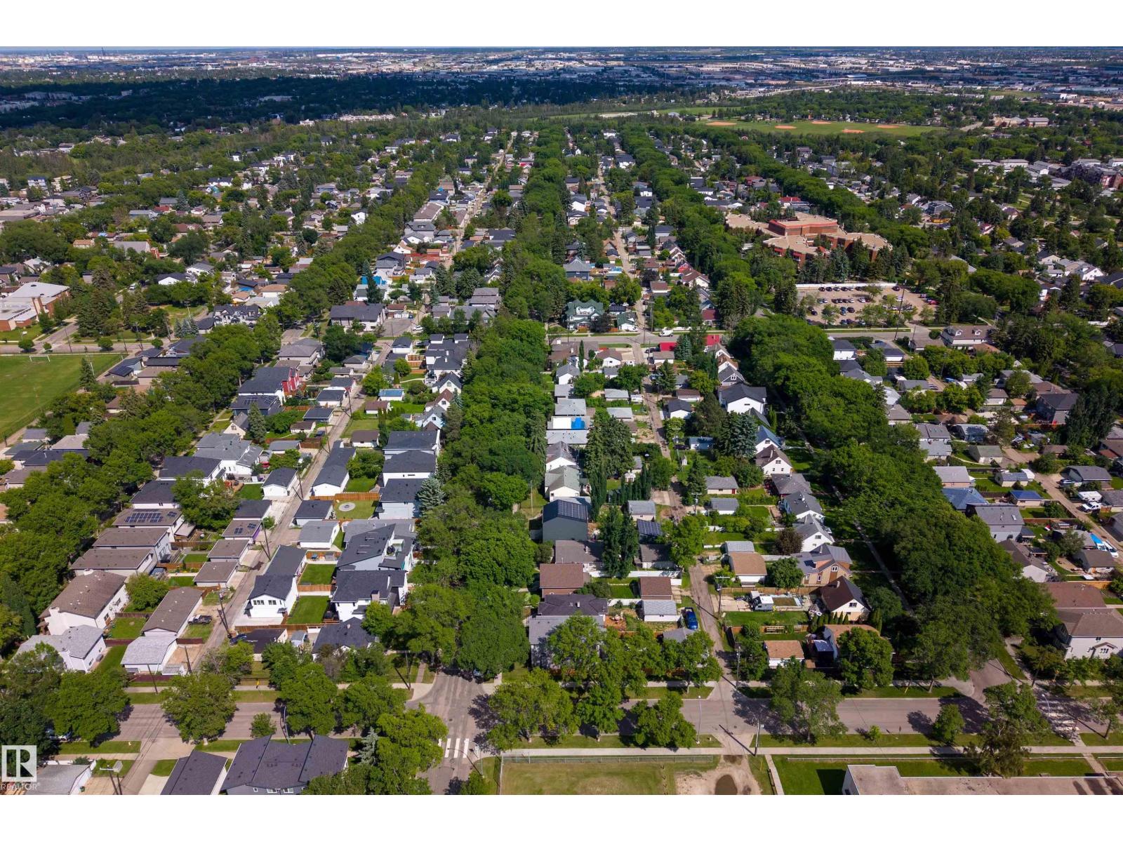 9741 72 AV NW — photo 20