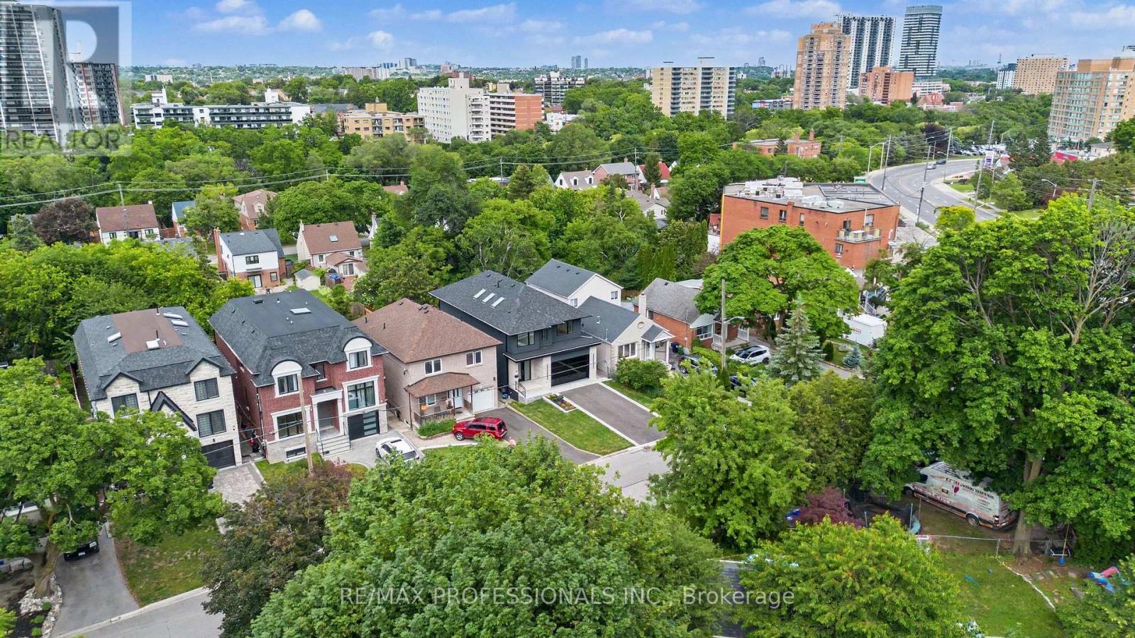 14 KENTROYAL DRIVE - 42