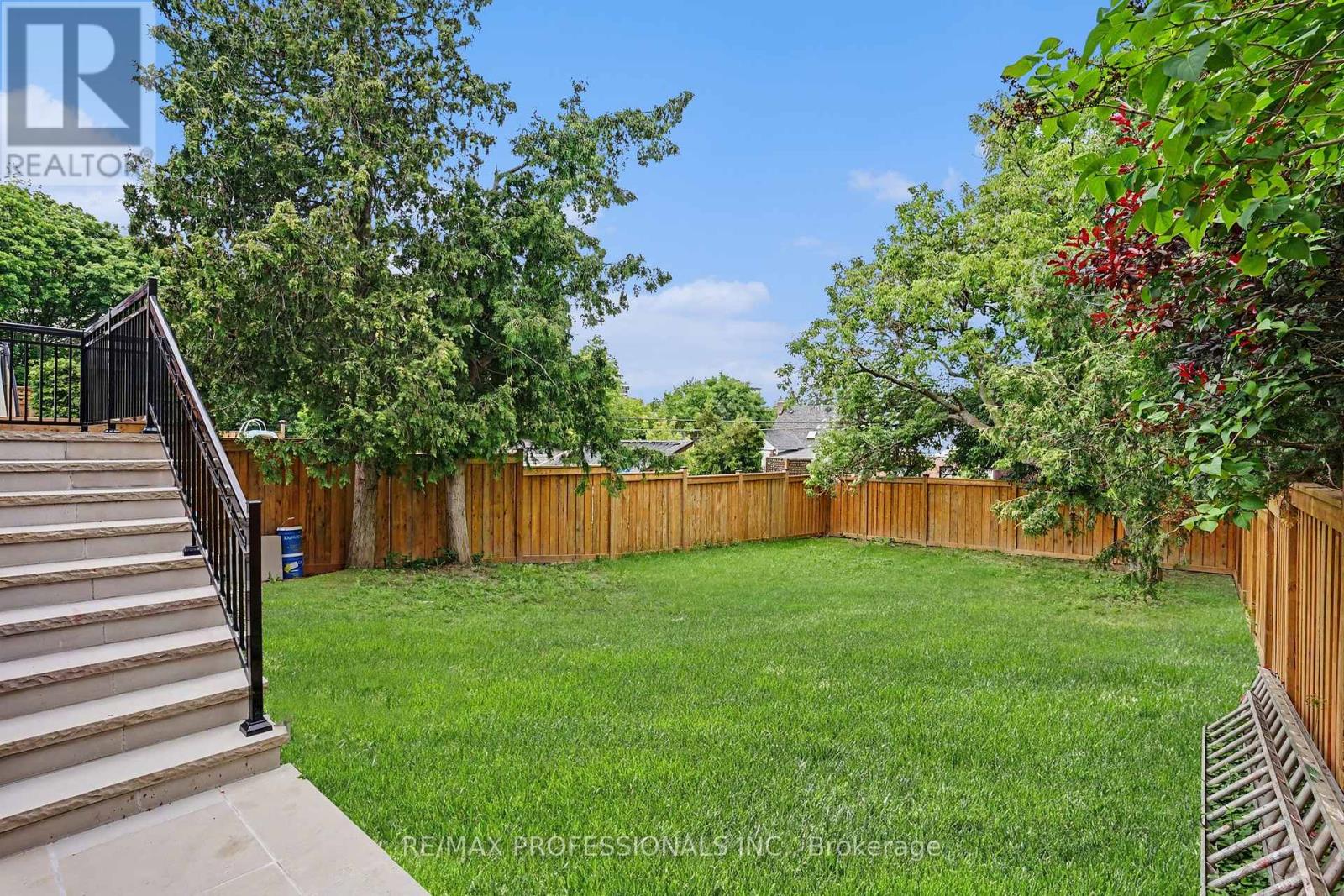 14 KENTROYAL DRIVE - 39