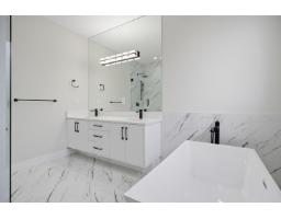 17156 1 Avenue, Surrey, BC V3Z9R2 Photo 9