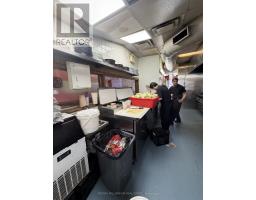 2392 Bloor Street W, Toronto, ON M6S1P5 Photo 13