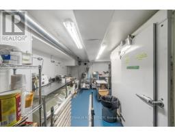 2392 Bloor Street W, Toronto, ON M6S1P5 Photo 17