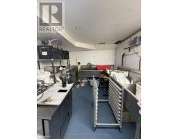 2392 Bloor Street W, Toronto, ON M6S1P5 Photo 19