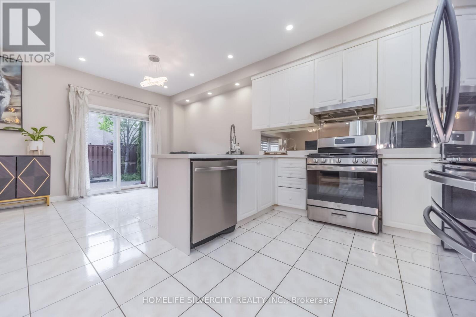 26 BISSELL DRIVE N - 20