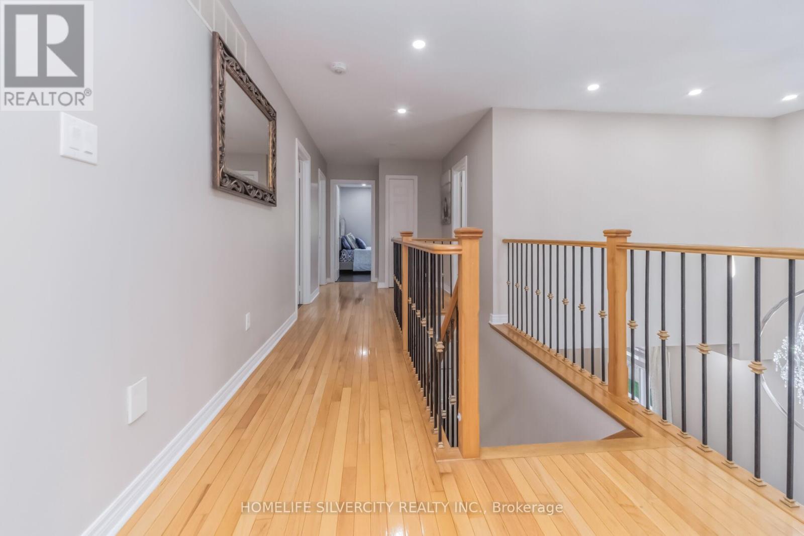 26 BISSELL DRIVE N - 25