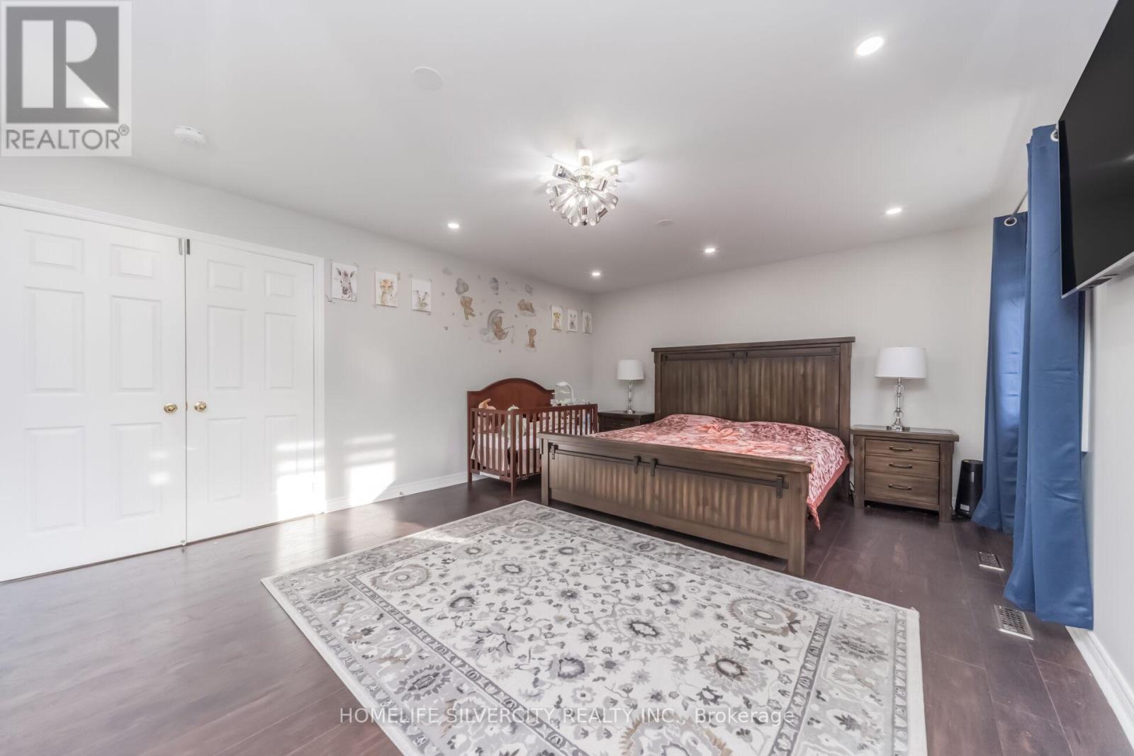 26 BISSELL DRIVE N - 26