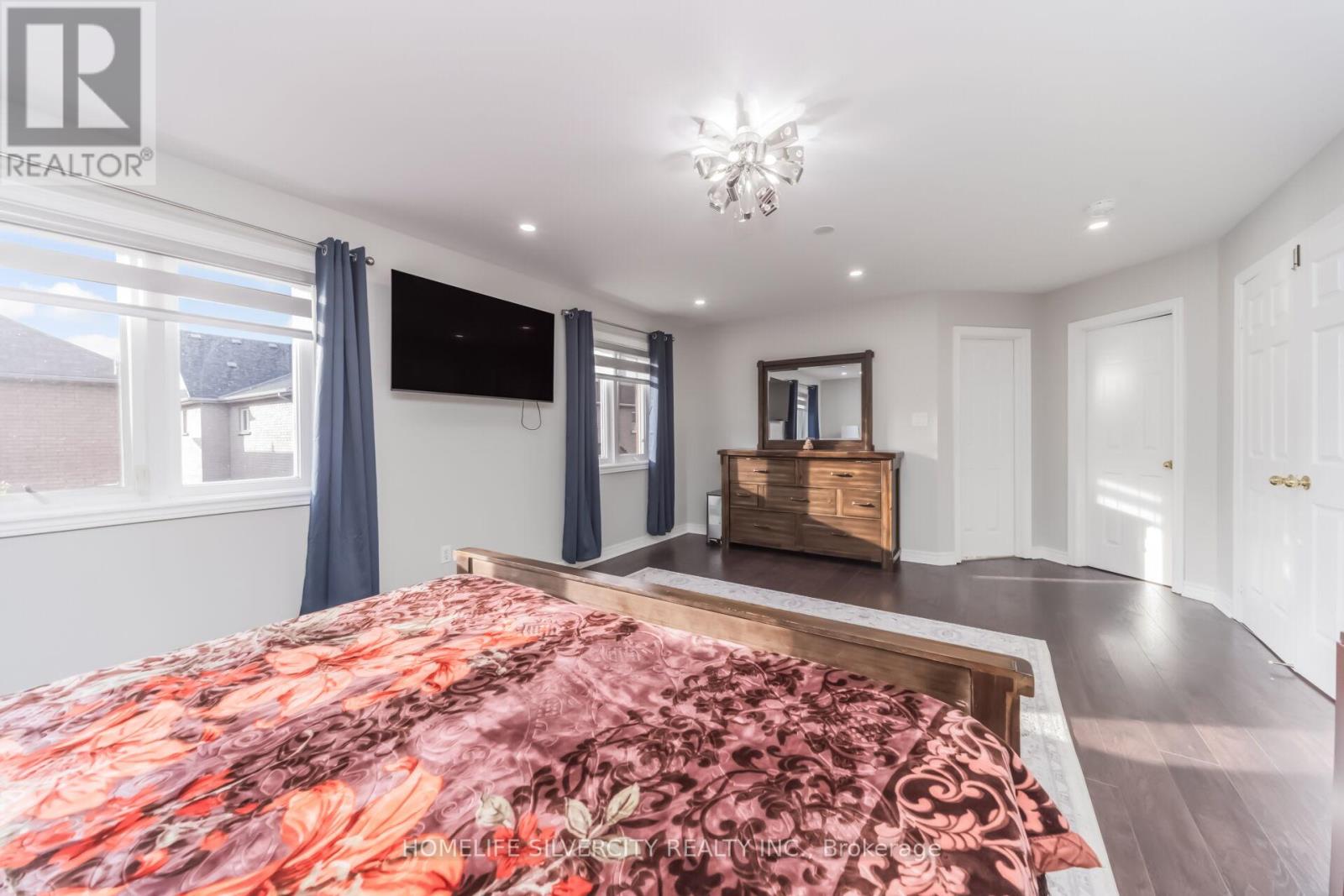 26 BISSELL DRIVE N - 27