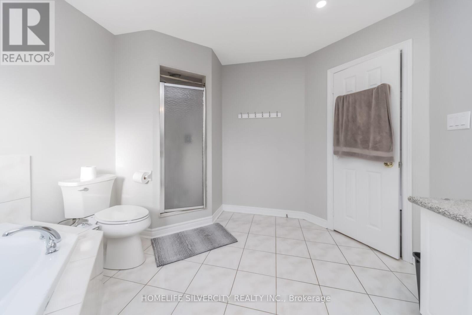 26 BISSELL DRIVE N - 28
