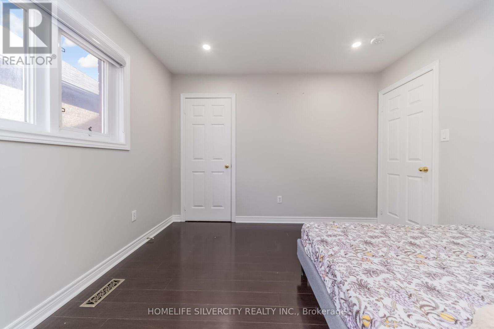 26 BISSELL DRIVE N - 31
