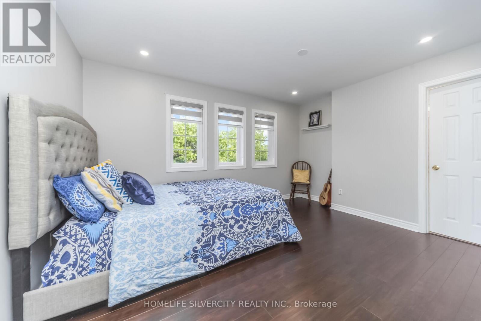 26 BISSELL DRIVE N - 35