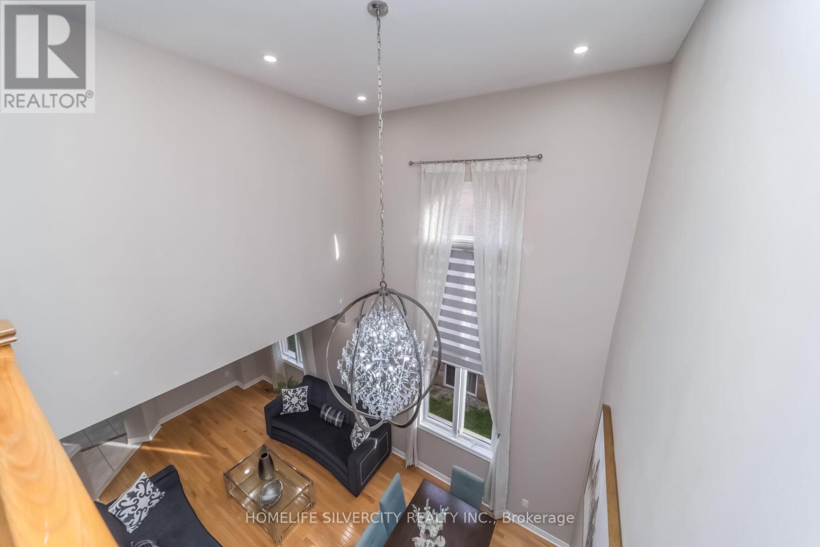 26 BISSELL DRIVE N - 39