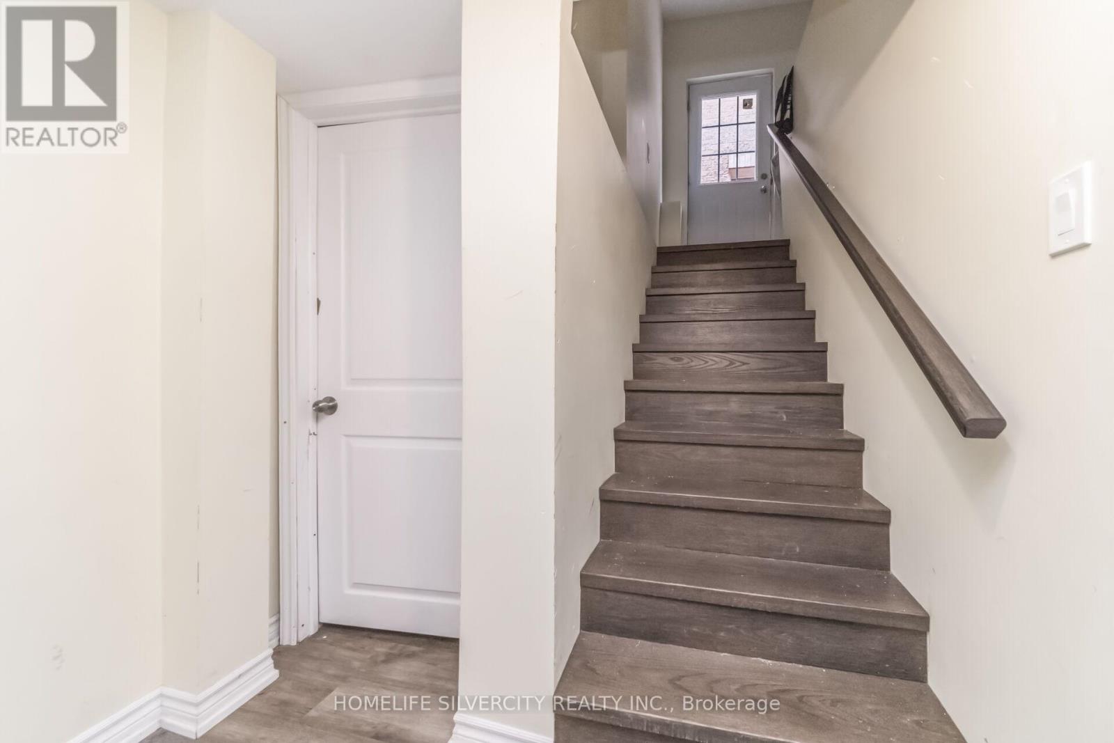 26 BISSELL DRIVE N - 41