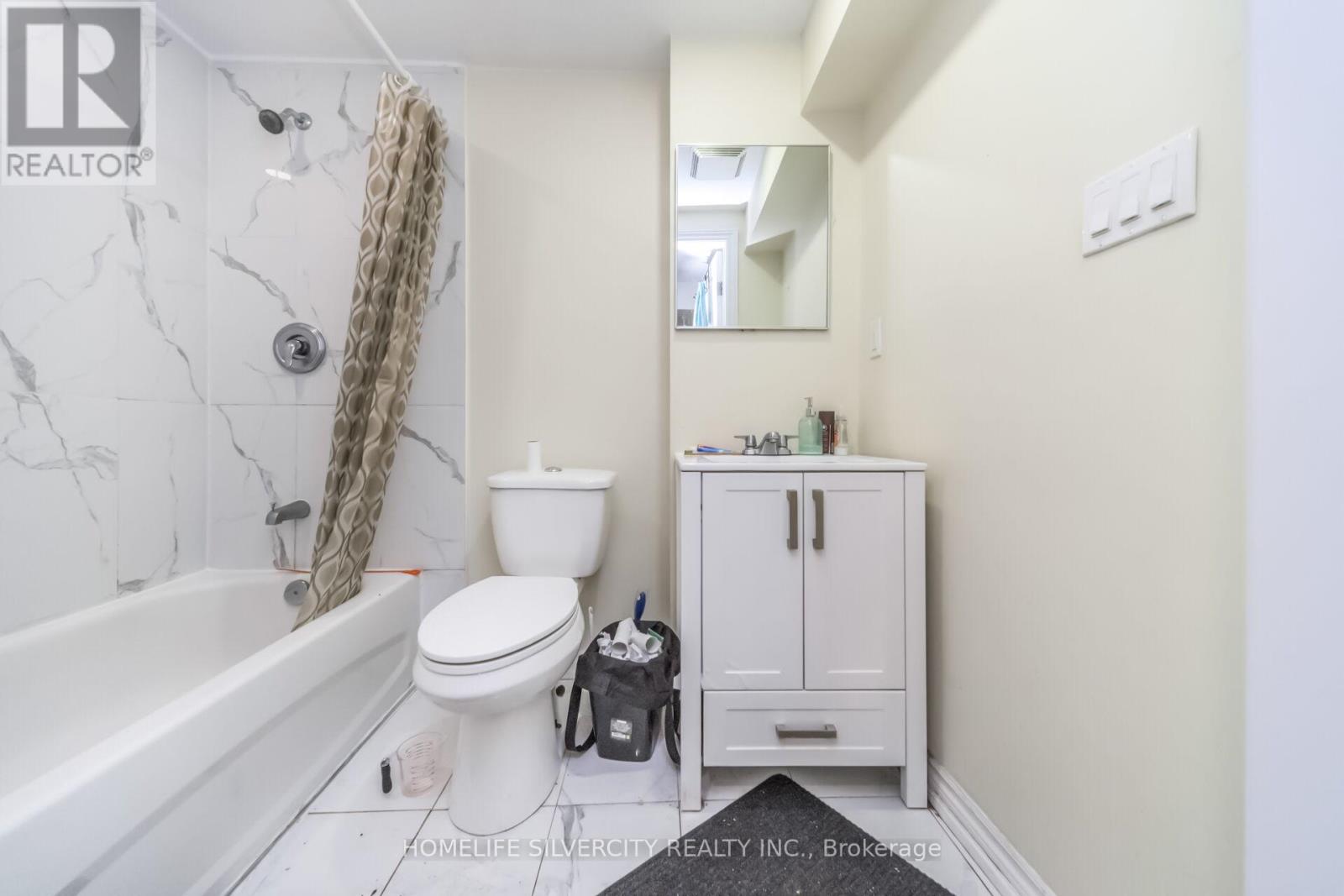 26 BISSELL DRIVE N - 42