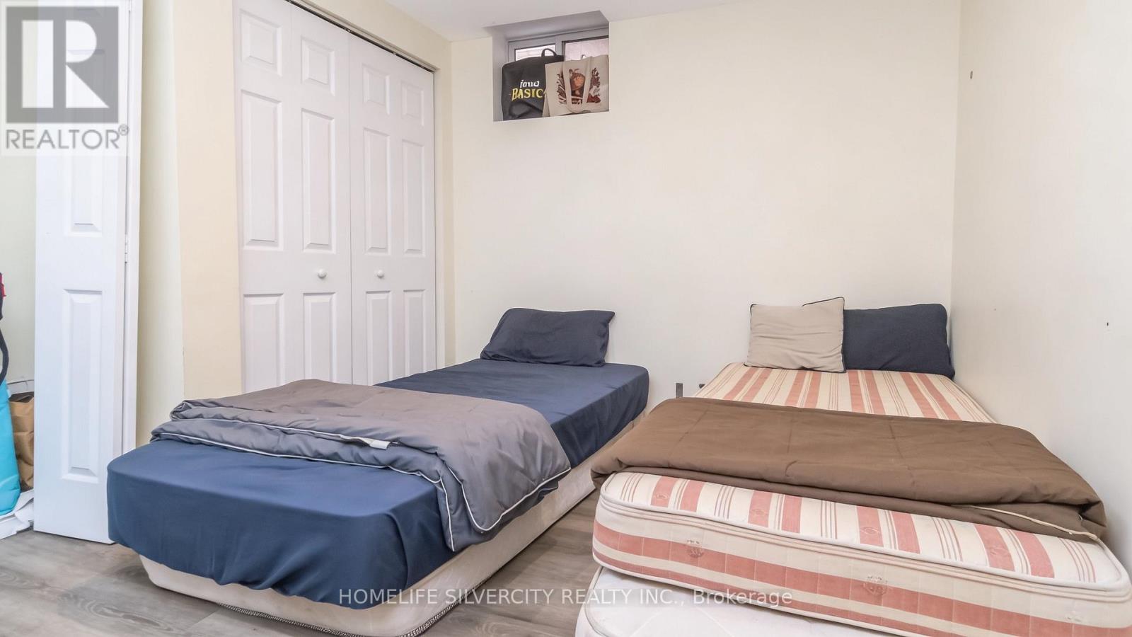 26 BISSELL DRIVE N - 45