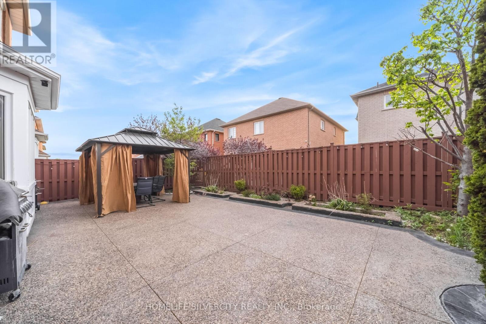 26 BISSELL DRIVE N - 46