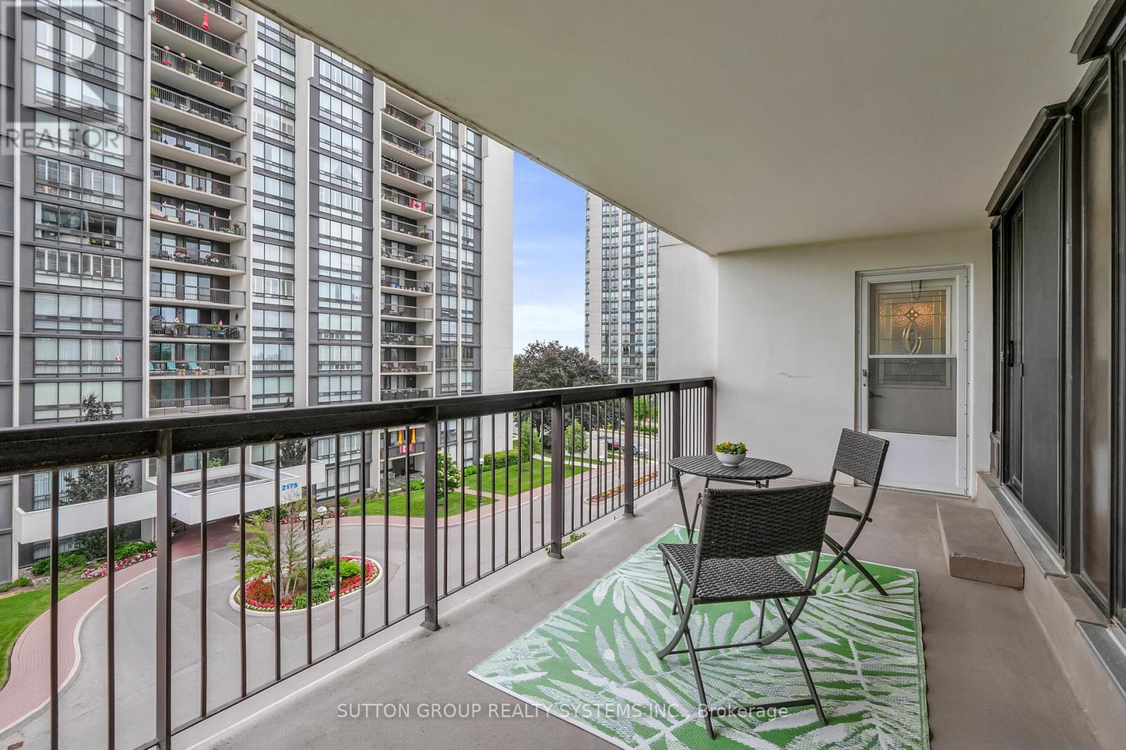 #508 2185 MARINE DRIVE - 43