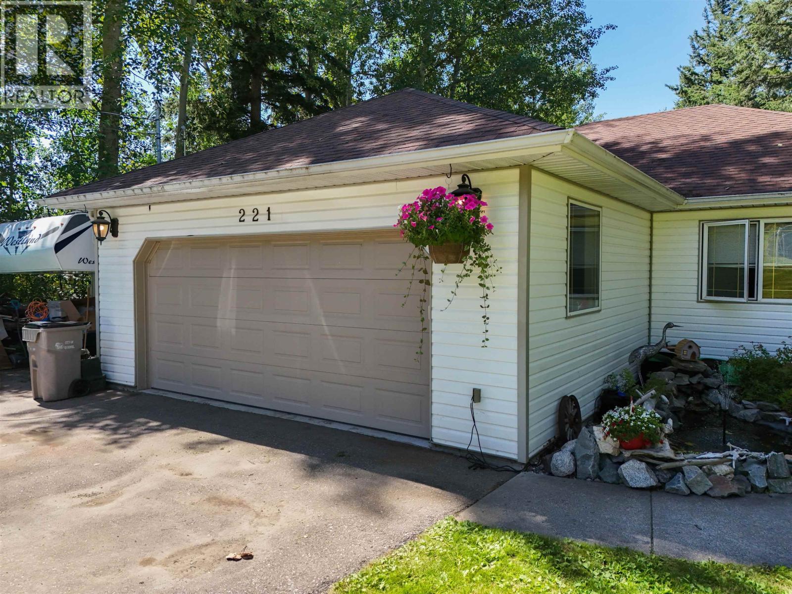 221 S PHILLIPS ROAD, Quesnel