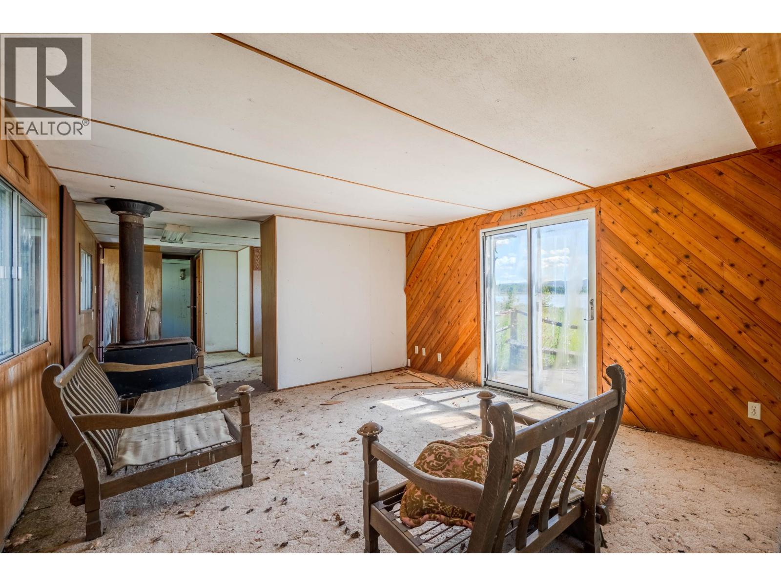 6442 BUFFALO CREEK ROAD, 100 Mile House