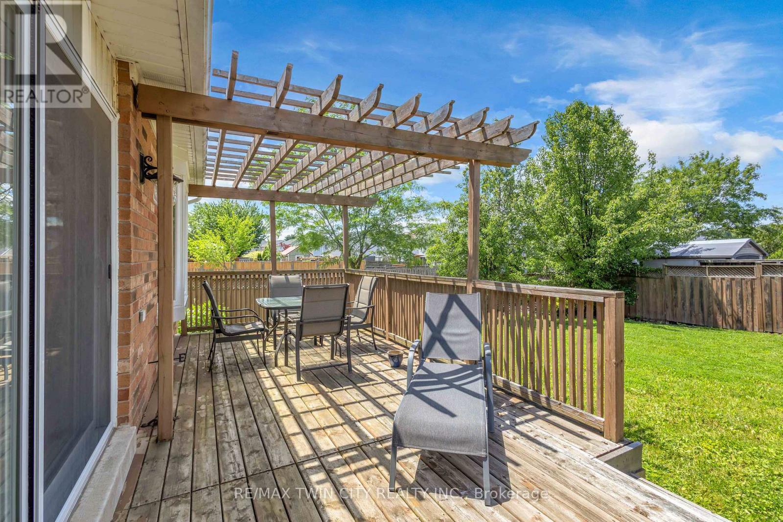 124 BLACKBURN DRIVE - 35