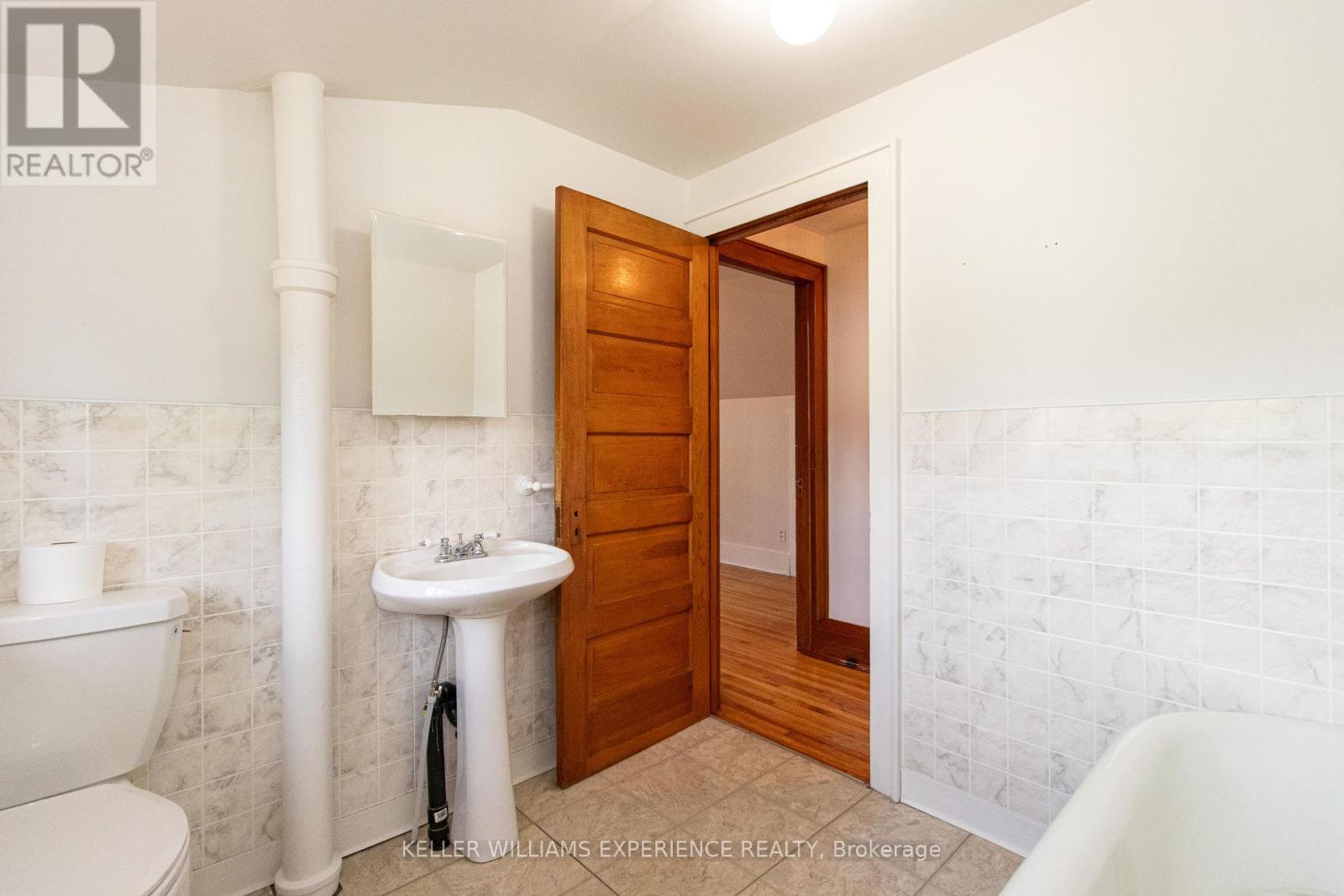 3505 BOUNDARY ROAD - 33