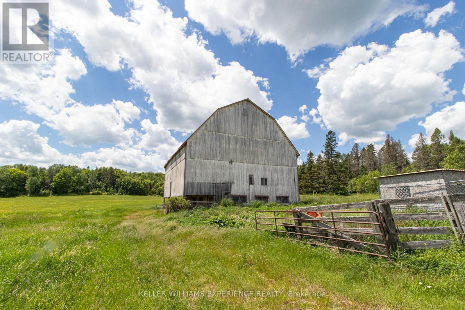 3505 BOUNDARY ROAD - 44