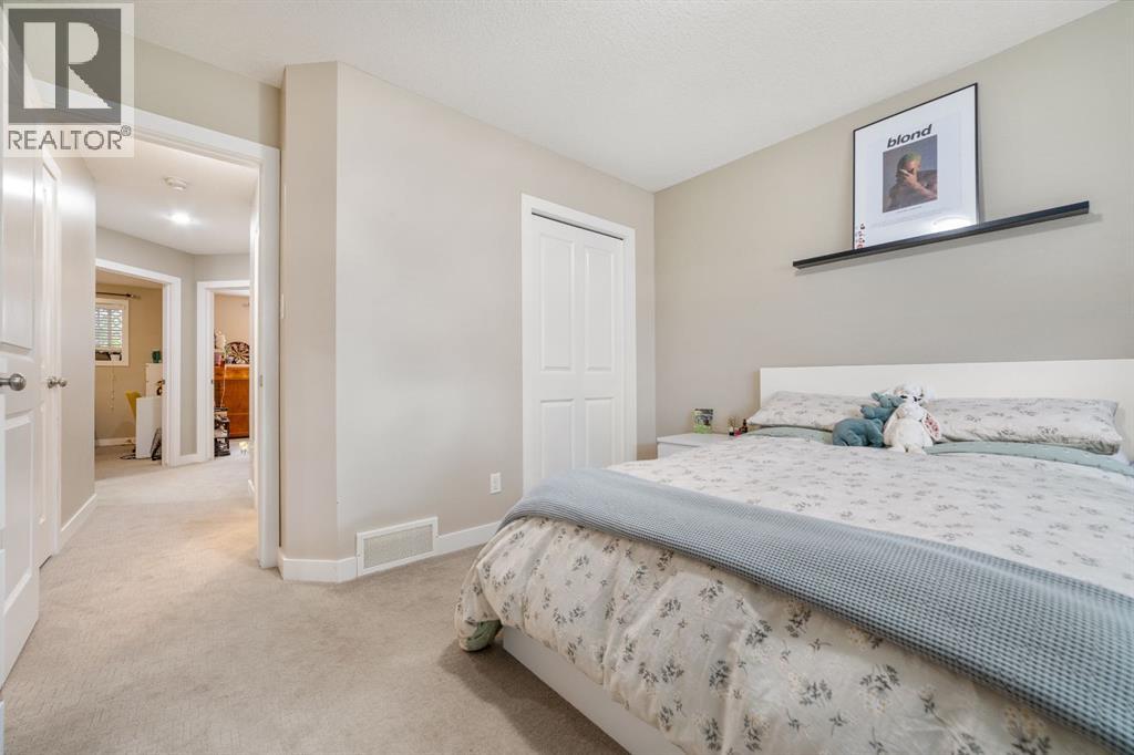 113 Mount Sundial Court W — photo 23