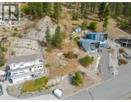 5166 Macneill Court, Peachland, BC V0H1X2 Photo 8