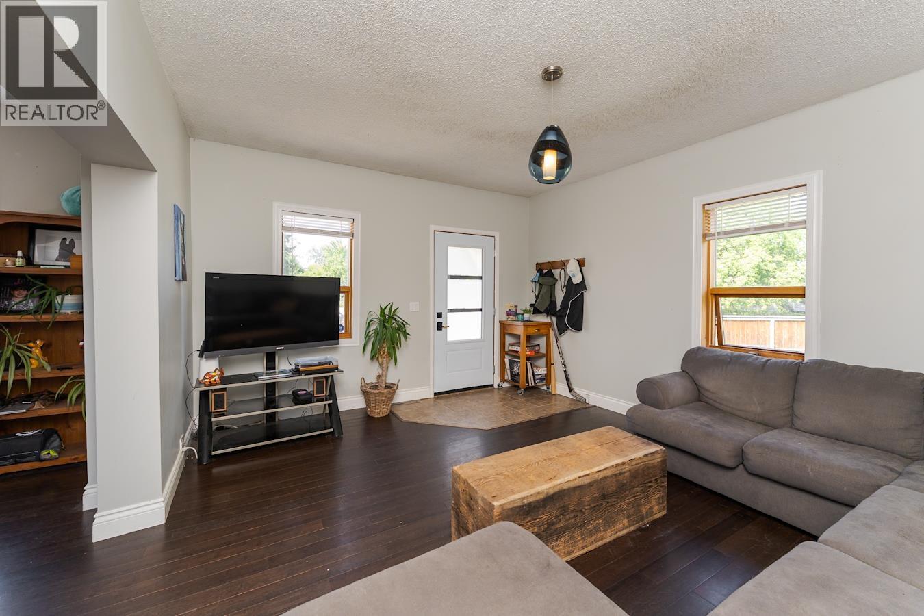 598 WATROUS STREET - 7