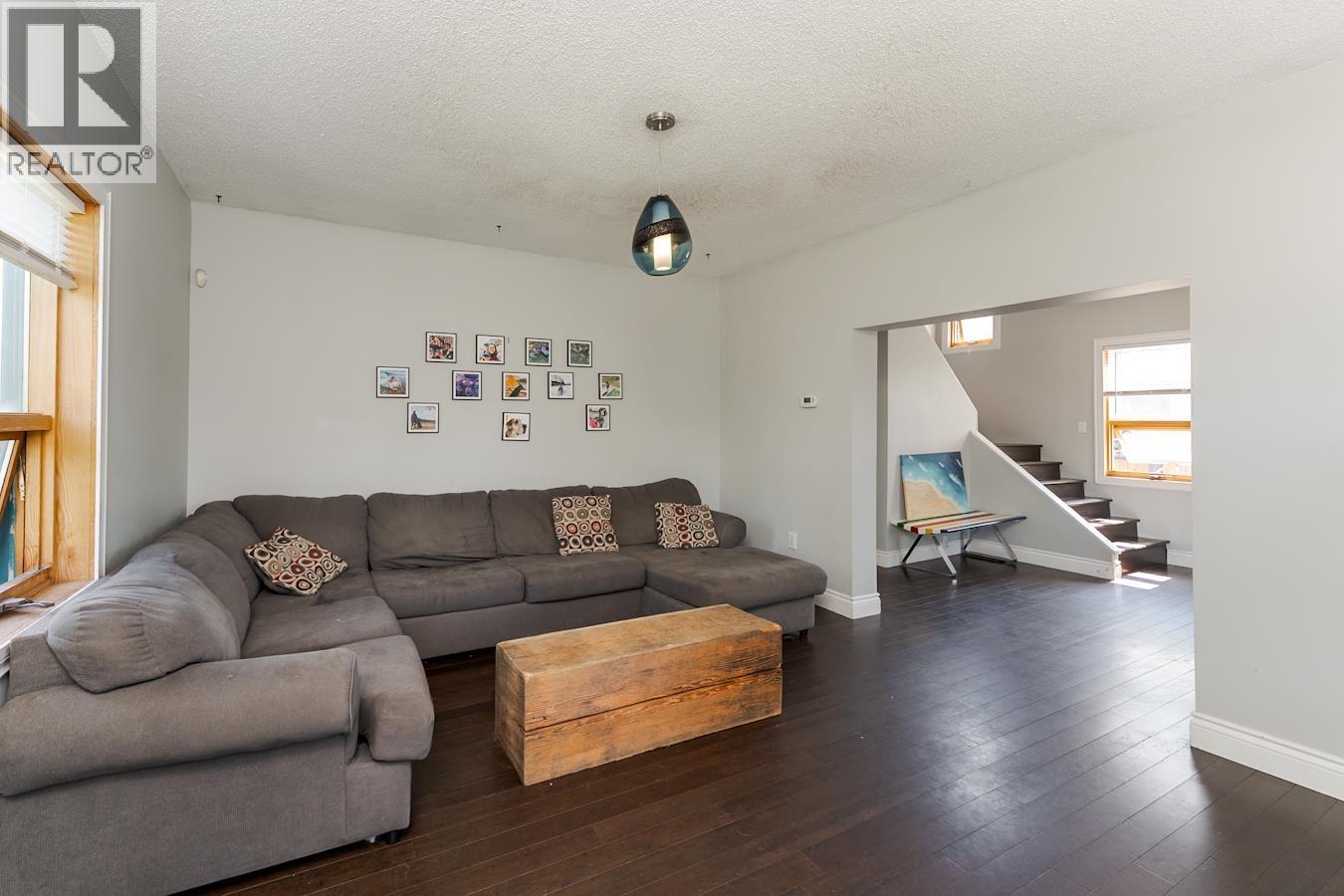 598 WATROUS STREET - 8