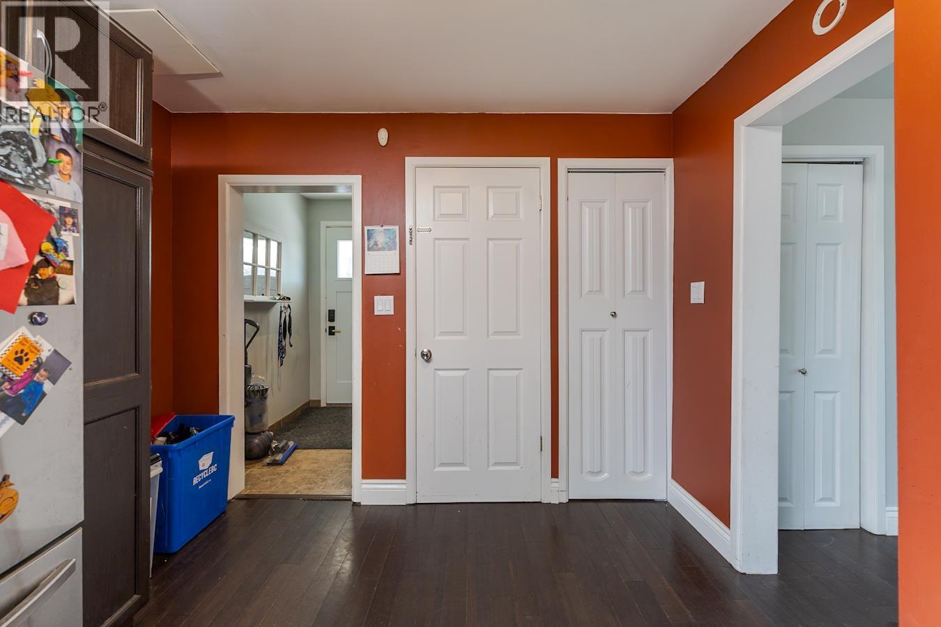 598 WATROUS STREET - 6