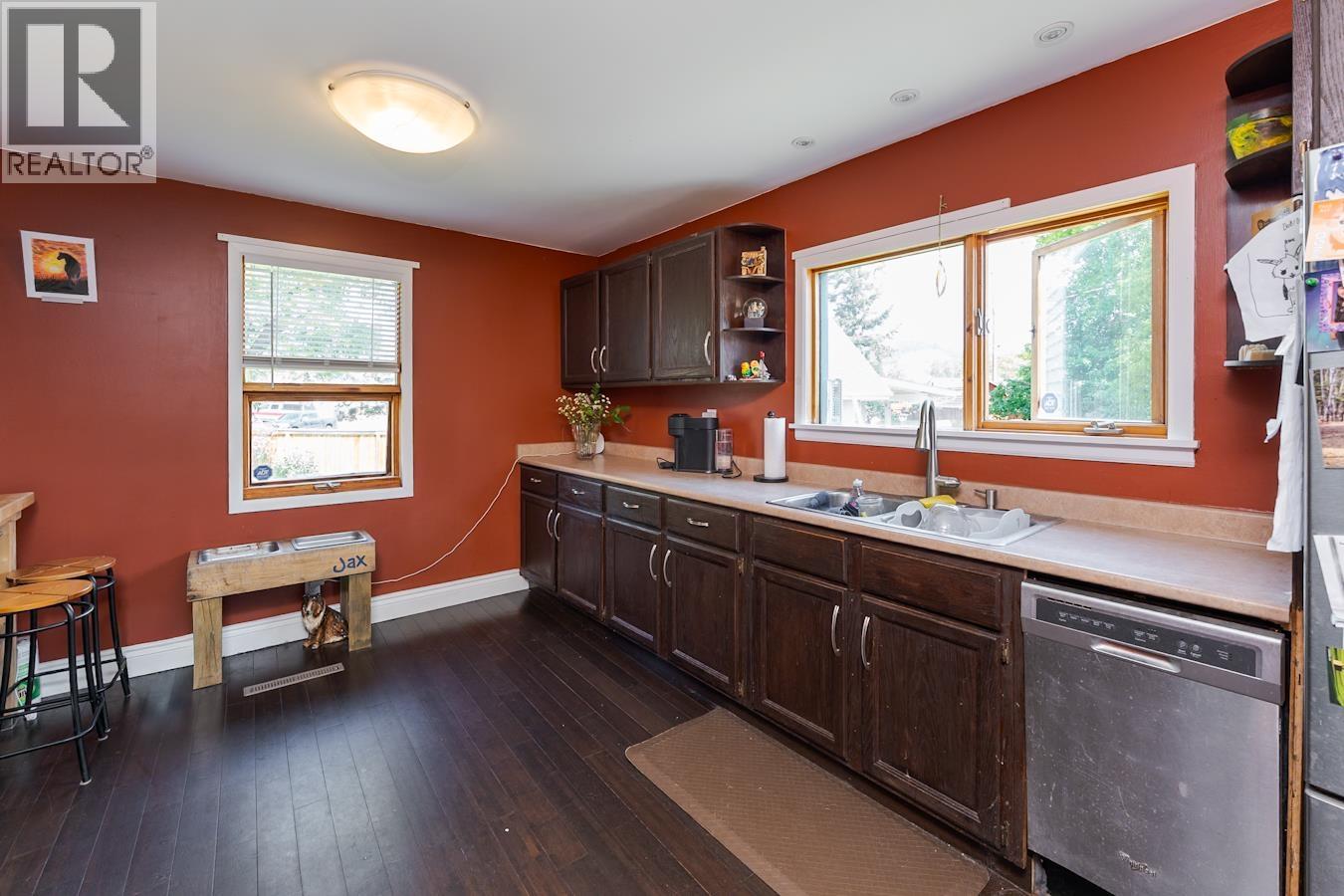 598 WATROUS STREET - 4