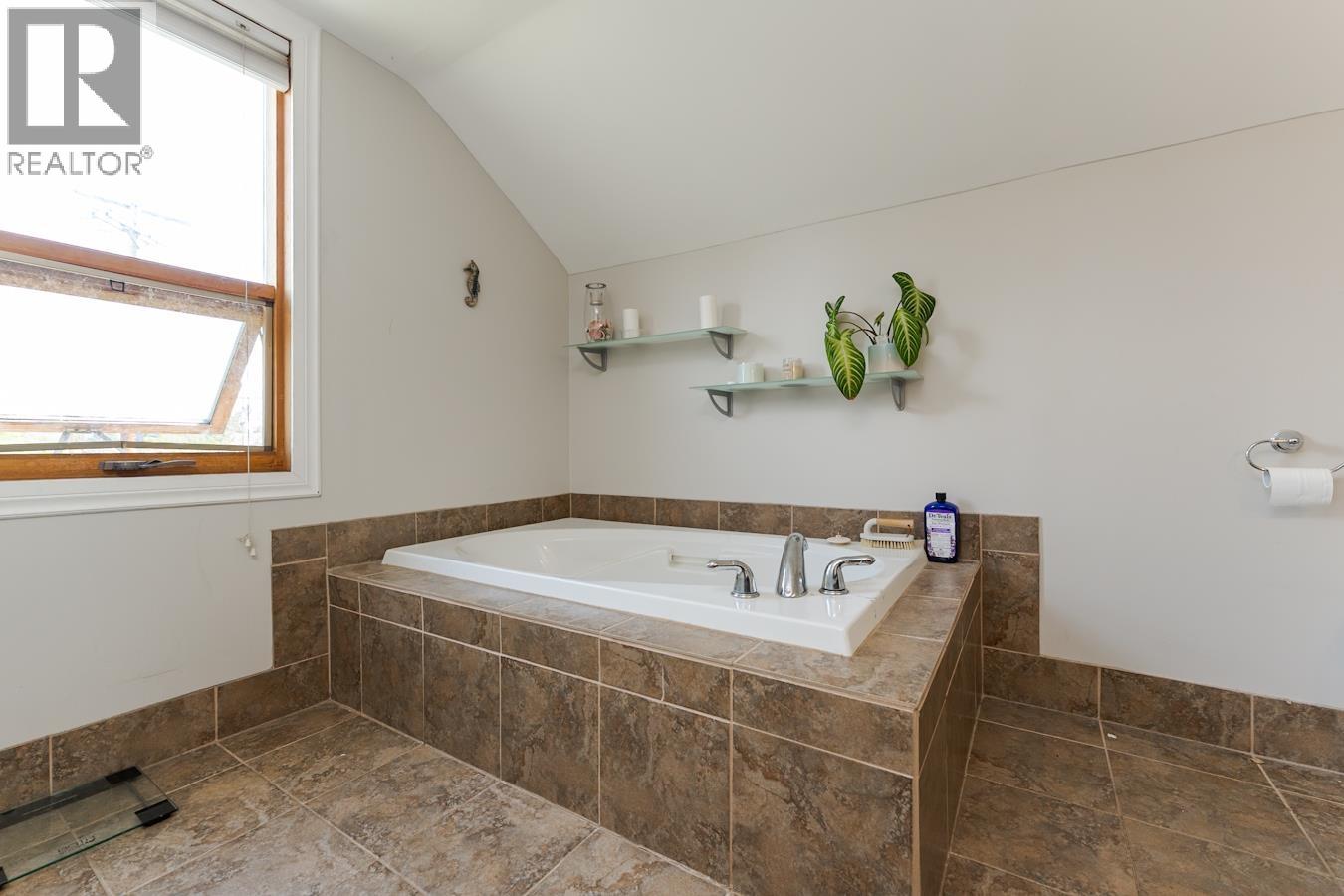 598 WATROUS STREET - 25