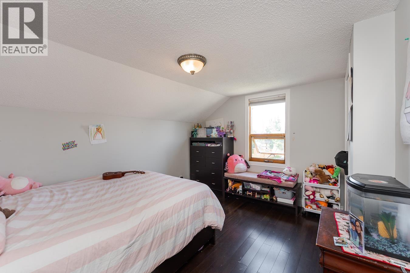 598 WATROUS STREET - 19