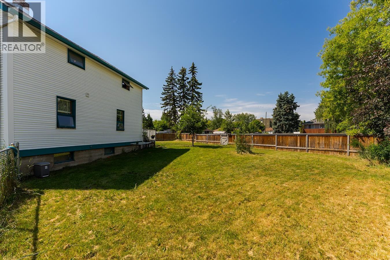 598 WATROUS STREET - 30