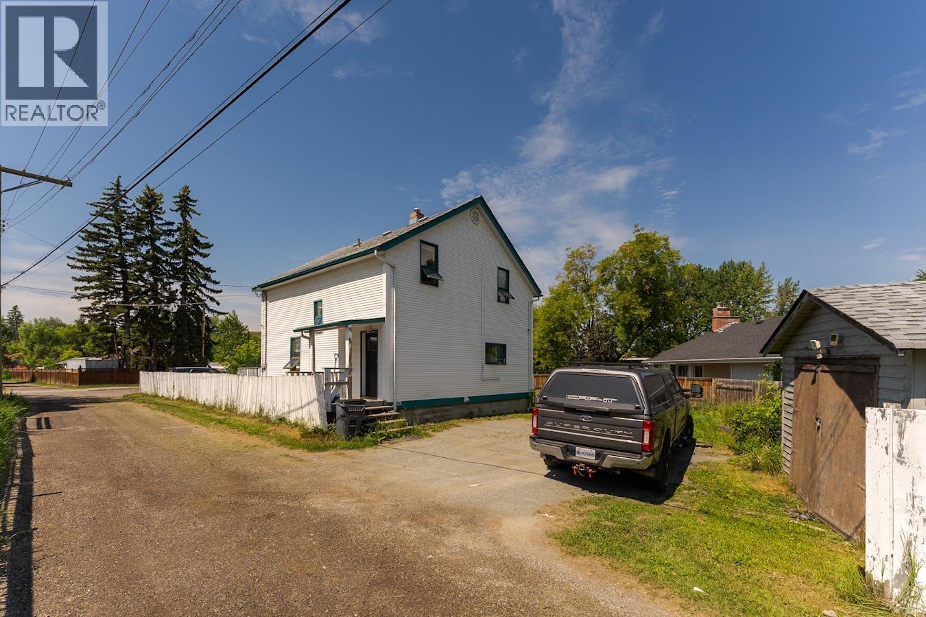 598 WATROUS STREET - 35