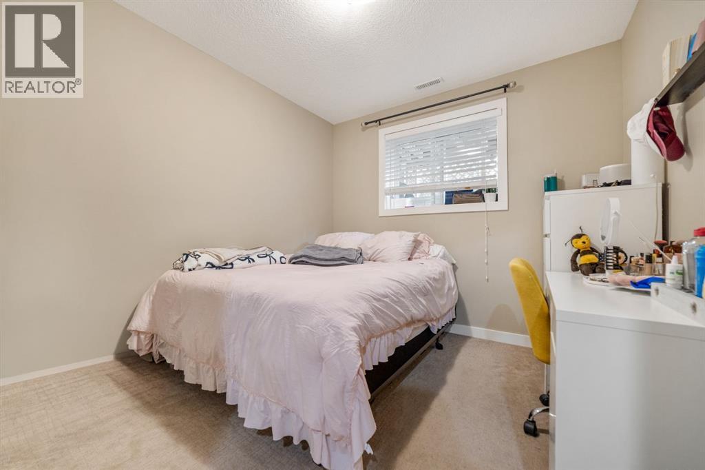 113 Mount Sundial Court W — photo 17