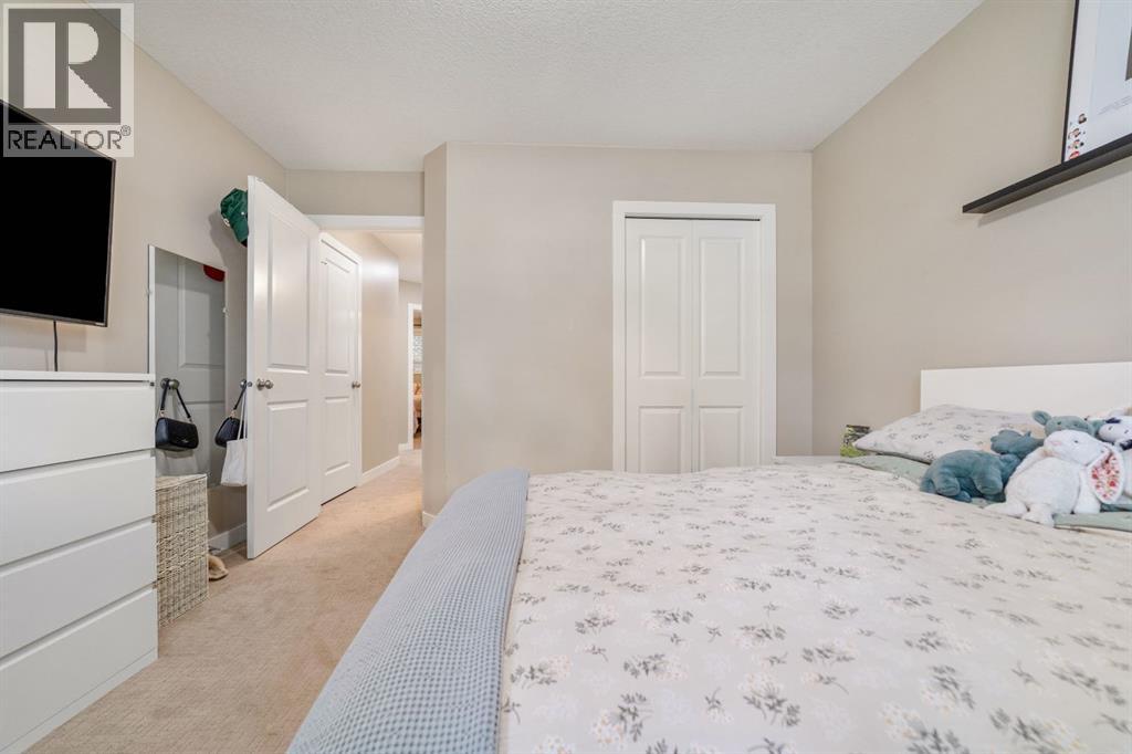 113 Mount Sundial Court W — photo 24