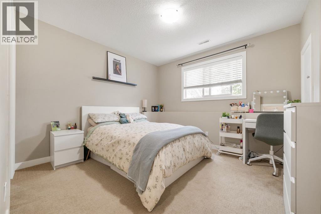 113 Mount Sundial Court W — photo 22