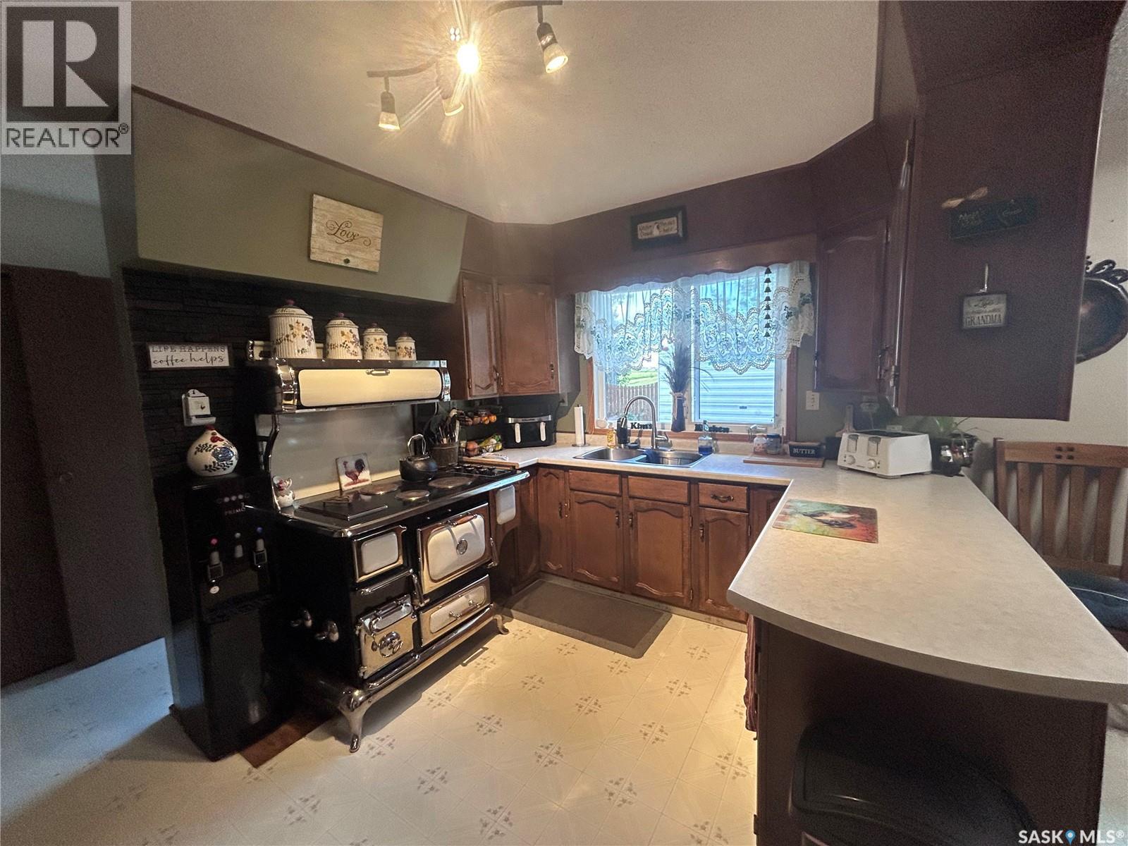 402 1st STREET N - 13
