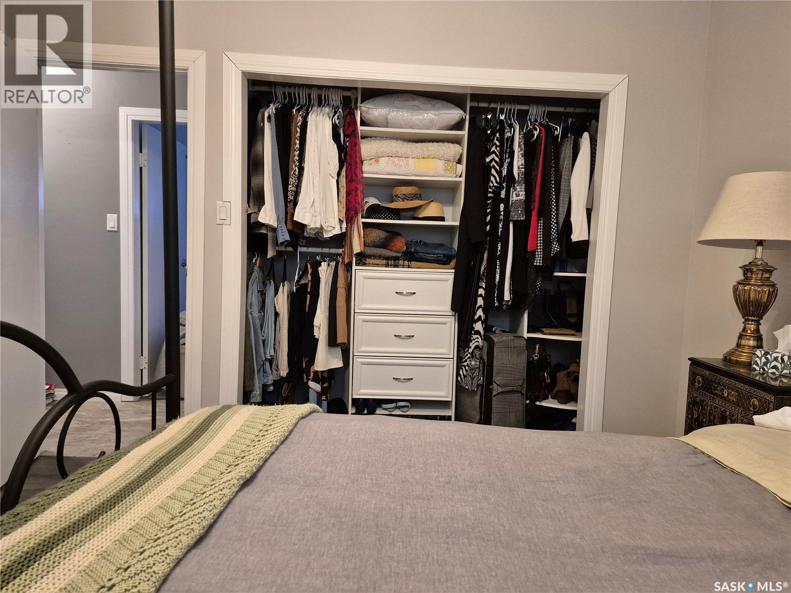 300 Dion AVENUE - 11
