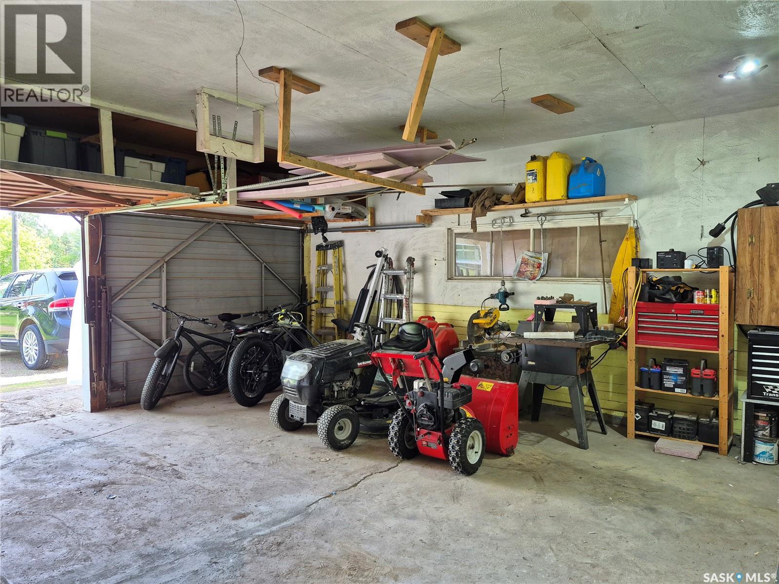 300 Dion AVENUE - 27
