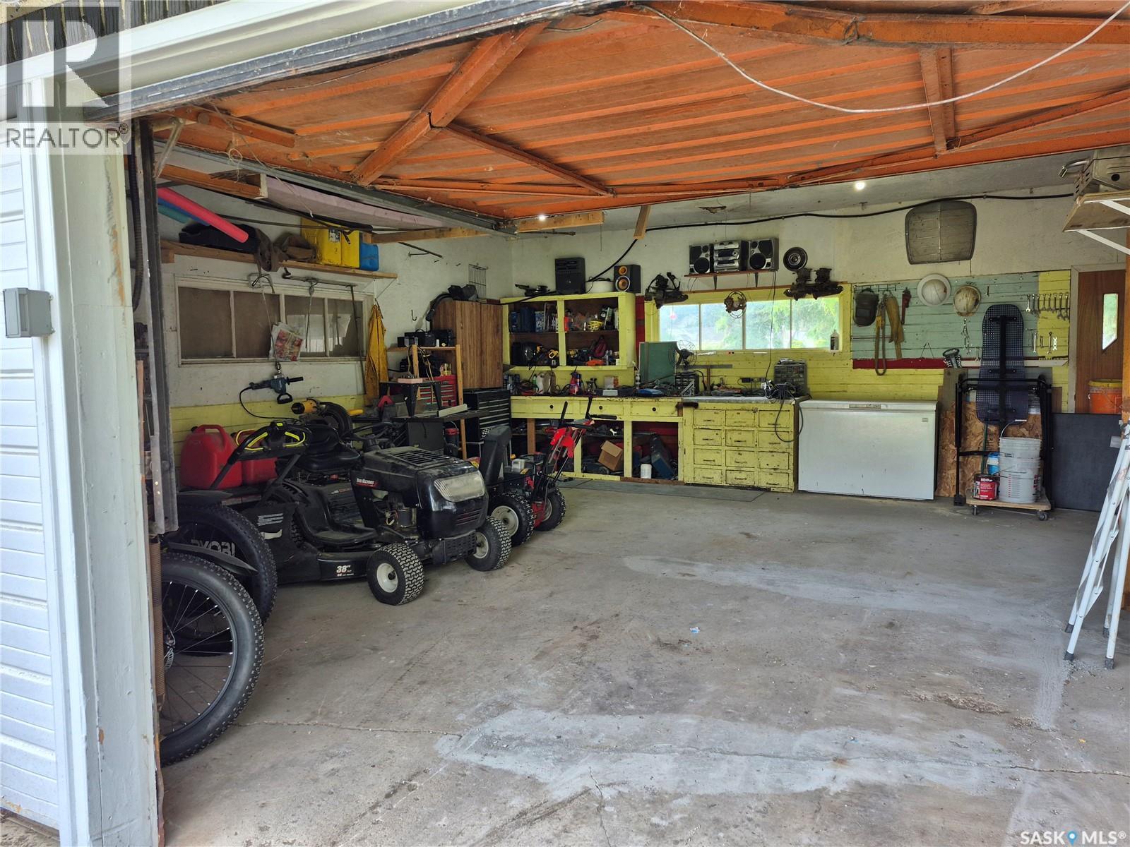 300 Dion AVENUE - 28