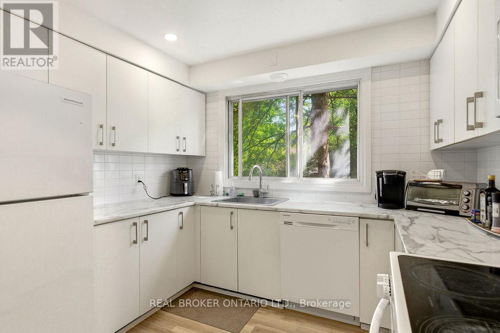 3 Bed, 1 Bath Multi-Family for Rent in Ottawa – #1 – 2187 PLESSER STREET, Ottawa – MLS# X13491236 - Image 13